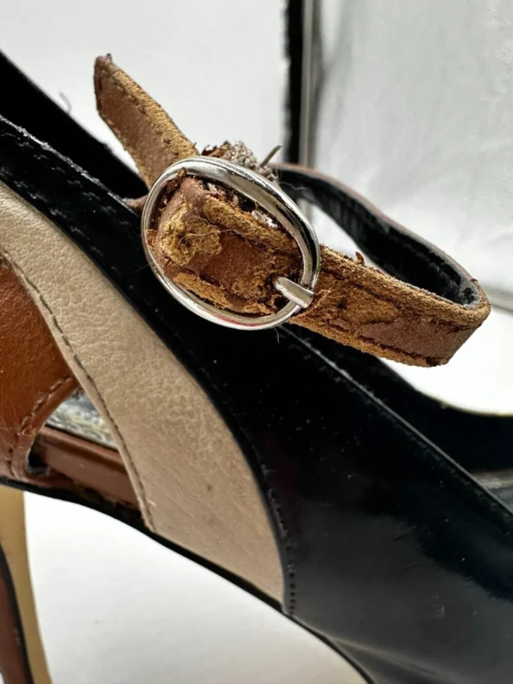 White House Black Market Peep Toe Heels Ankle Strap Pumps 9.5 M 4”